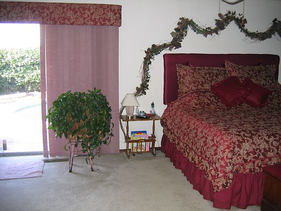 Master BR to outside