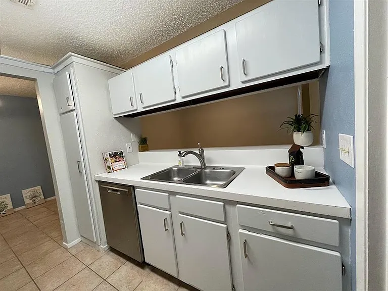 1808 Prairie Knoll Ct #B — Photo 6