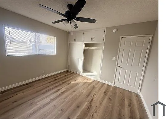 8318 S Western Ave — Photo 7