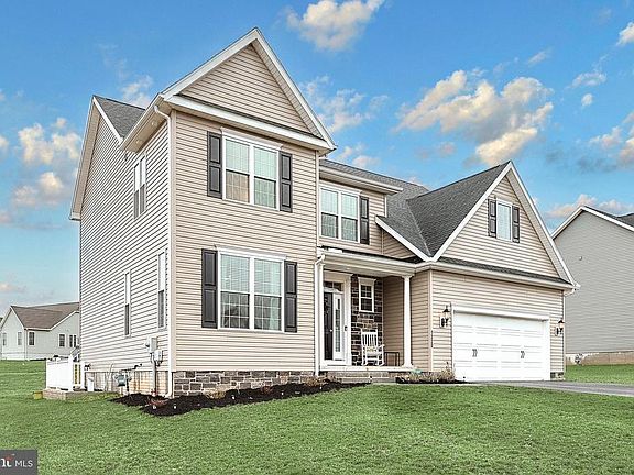 2nd image of 1320 Maple Ln