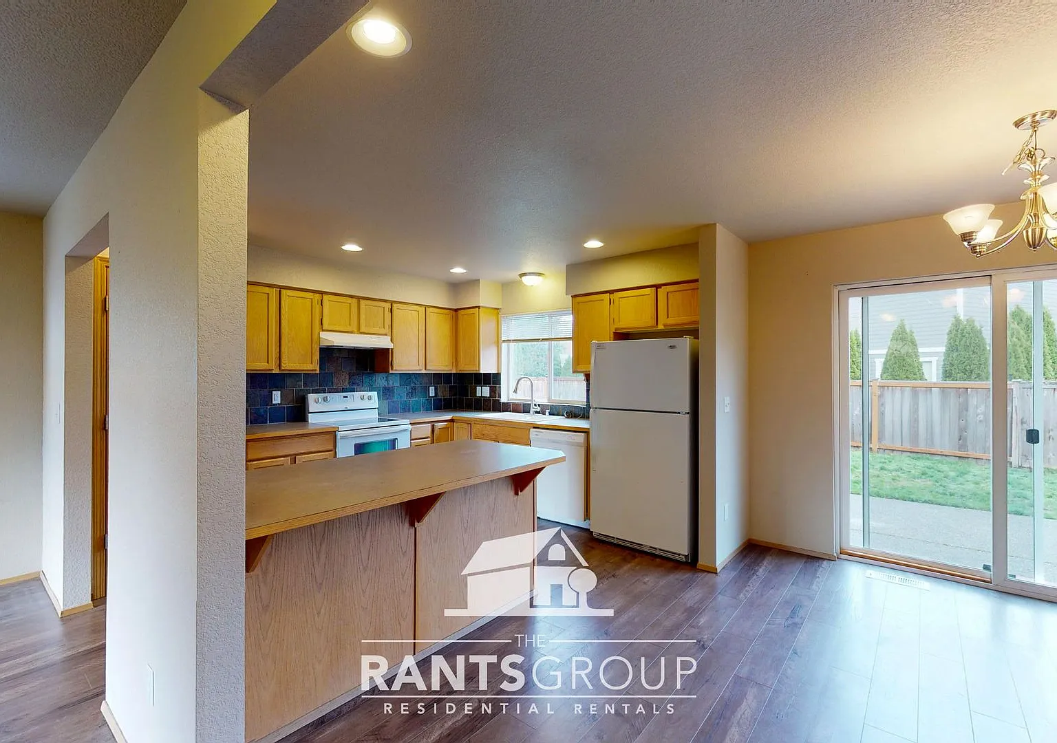 Great Location! Easy JBLM Commute! — Photo 2