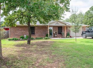 209 N Spring Branch Trl, Springtown, TX 76082