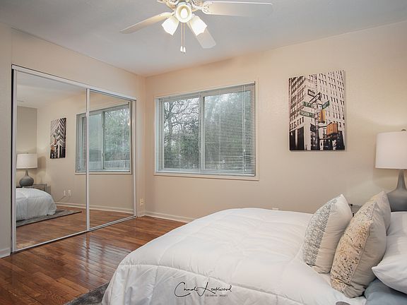 3rd image of 3806 Gilbert Dr #B