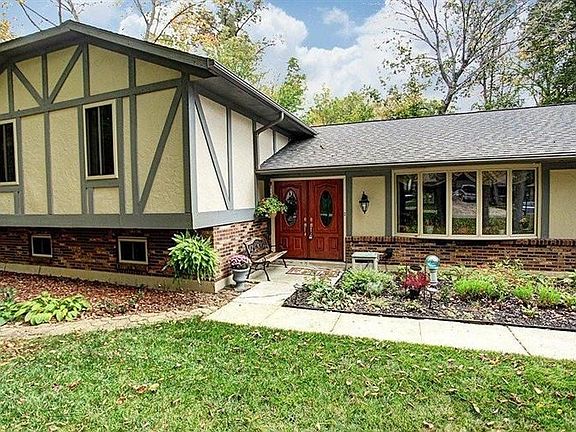 3rd image of 3267 Southfield Dr