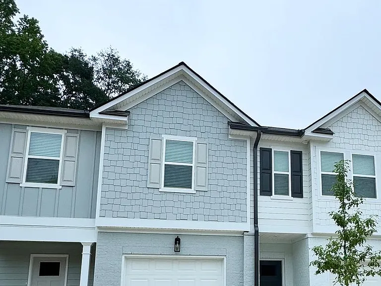 1201 McCoy St — Photo 2