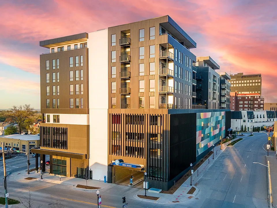 37 West Farnam