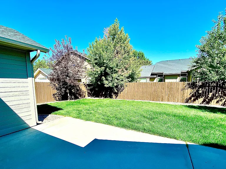 1014 N Manship Ave — Photo 50