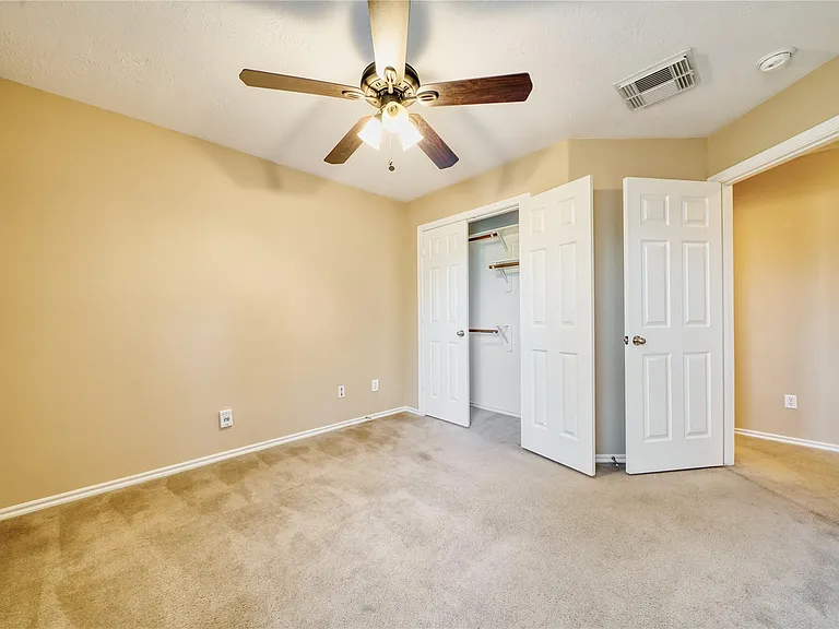 2831 Hackamore Hollow Ln — Photo 22