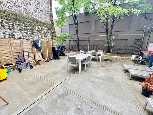 Rented by Bruma Realty LLC | media 7