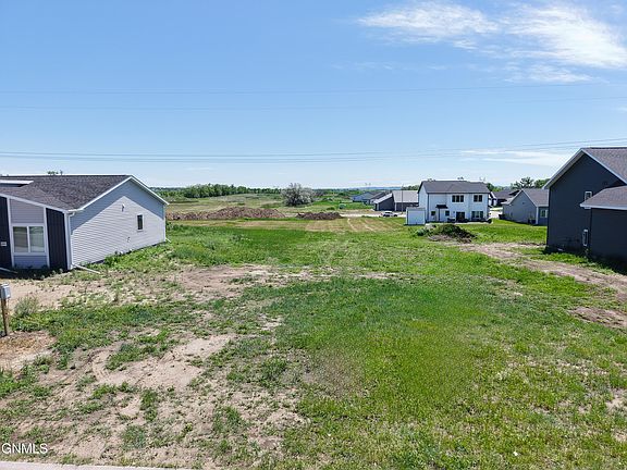 2nd image of 5319 Hendrickson Dr