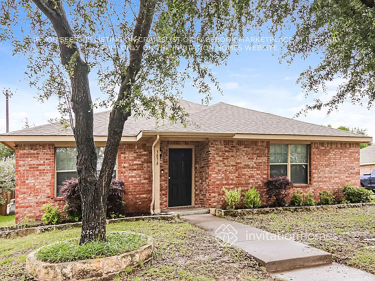 3878 Pinebluff Ln — Photo 3