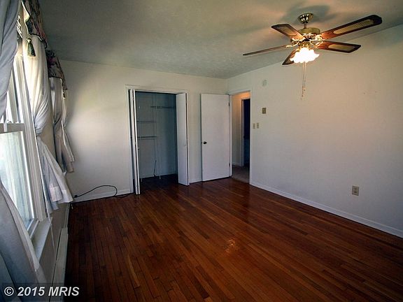 Bedroom (Master)