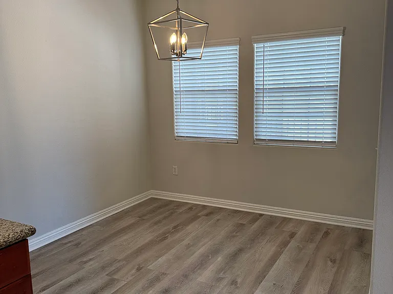 10616 Moorpark St #304 — Photo 14