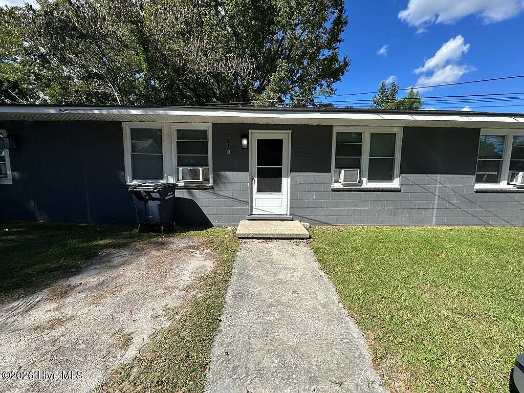 2 bed, 1.0 bath, $825 — Photo 1