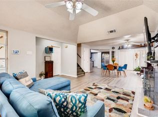 2812 Spring Valley Dr, Bedford, TX 76021