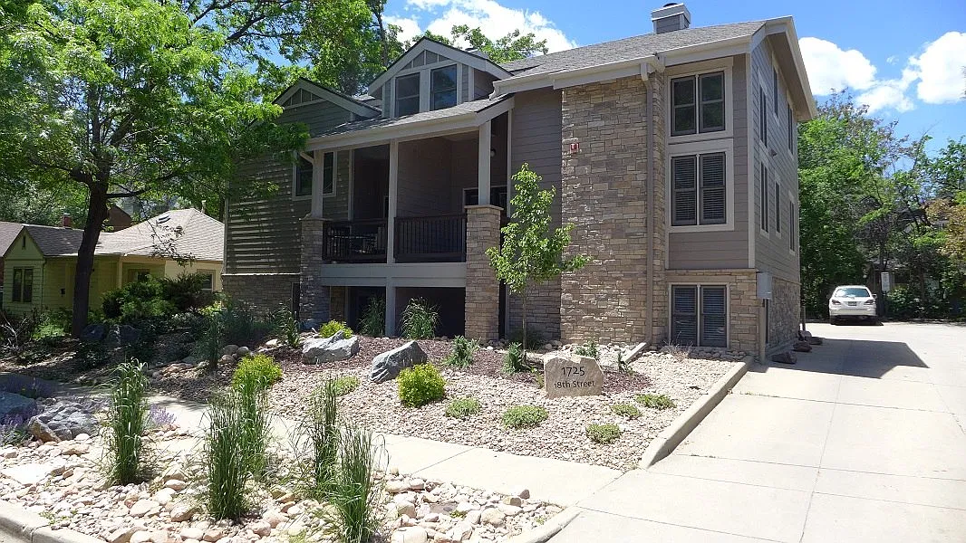2 bed, 1100 sqft, $3,325 — Photo 1