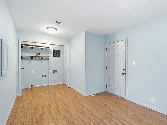 4th image of 17410 Chestnut Dr