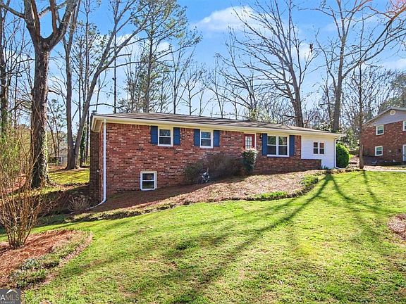 3rd image of 3461 Ridgecrest Dr