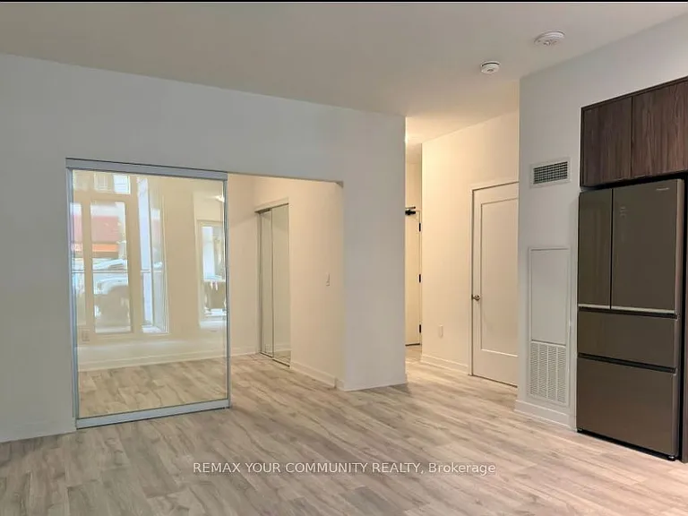 60 Princess St #102 — Photo 5