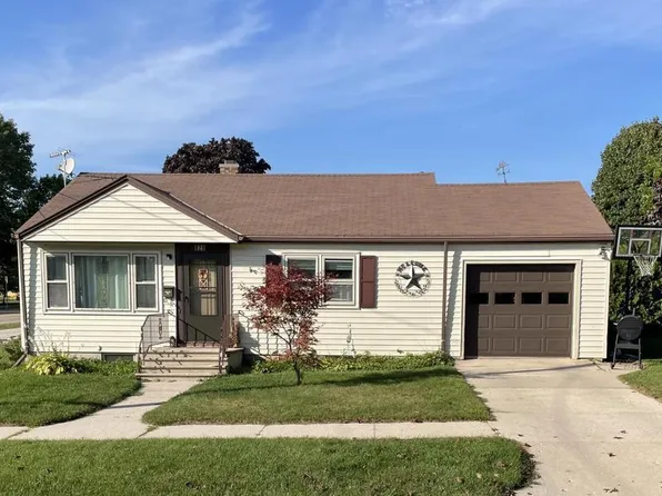 828 28th St, Two Rivers, WI 54241