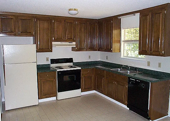 91 Bailey Dr — Photo 1