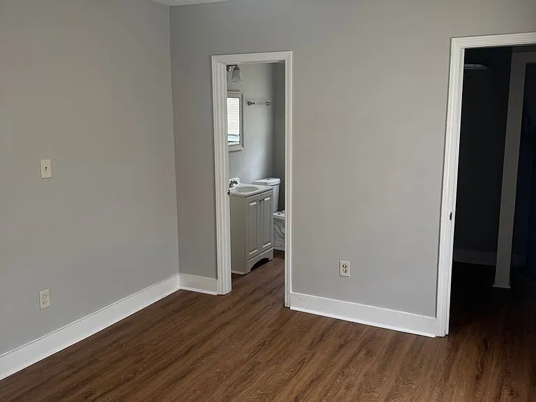 694 Hamilton St — Photo 2