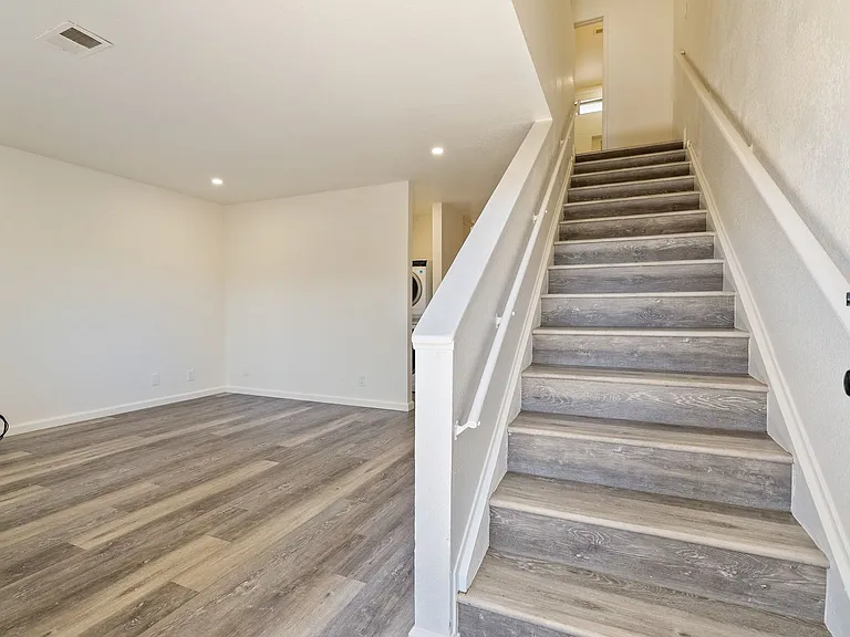 1717 Pine Street — Photo 10