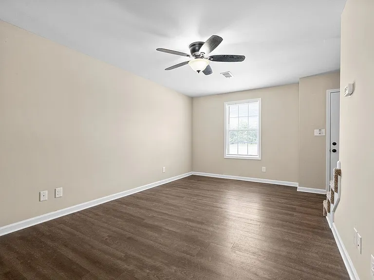 Appleton Dr - 614 (x4) — Photo 7