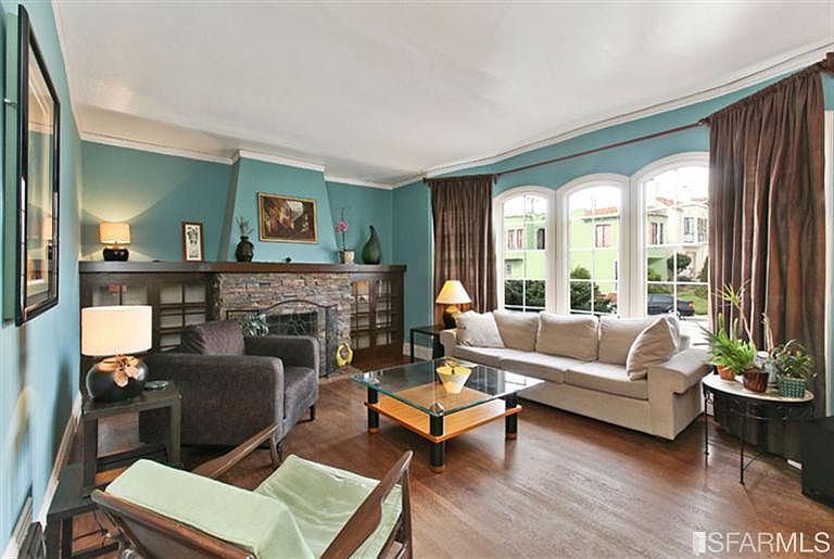 1st image of 401 Justin Dr