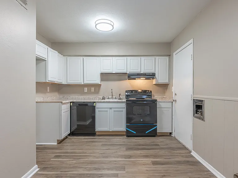 Willow Ridge Apartments — Photo 2