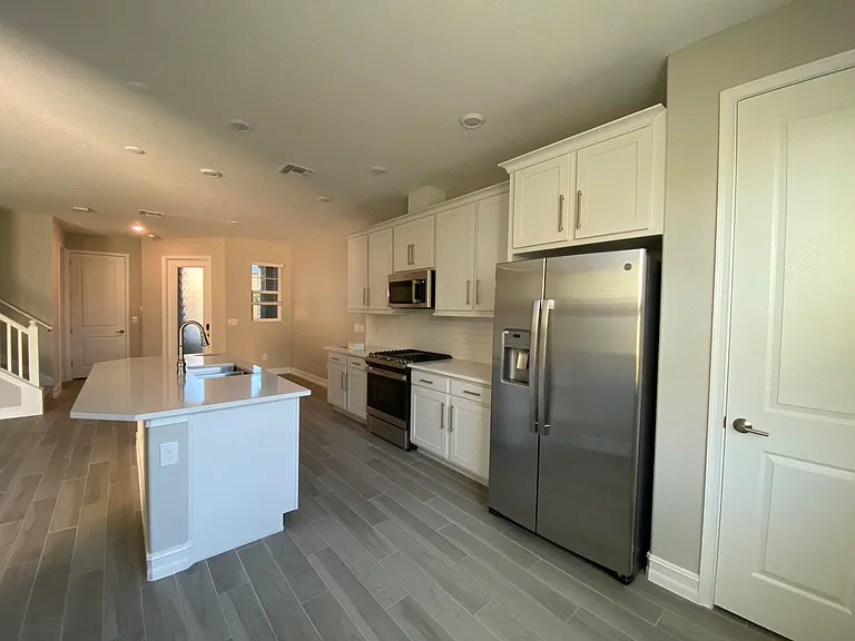 4671 Almada Ln — Photo 5