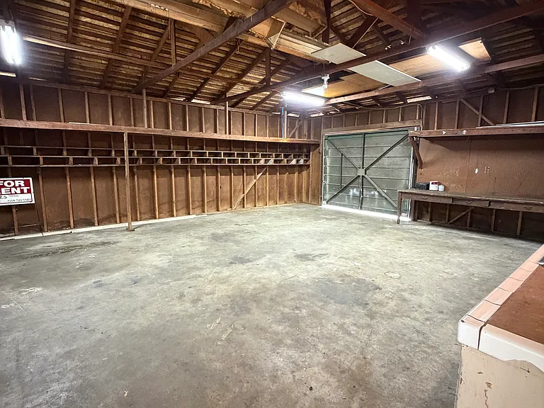 2038 E Ashlan Ave — Photo 27