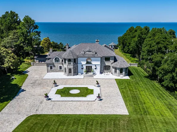 3875 Hallock Ln, Mattituck, NY 11952