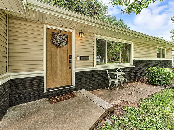 3rd image of 550 S Airwood Avenue