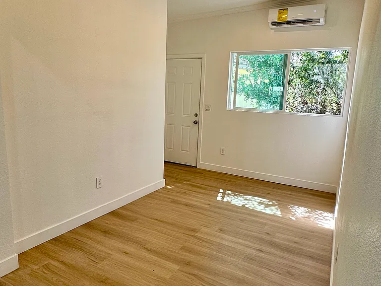 1222 W Shorb St #1 — Photo 8