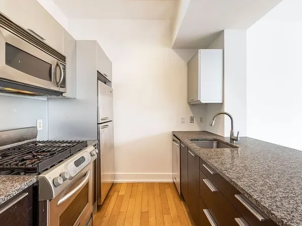 350 West 42nd Street image 7 of 13