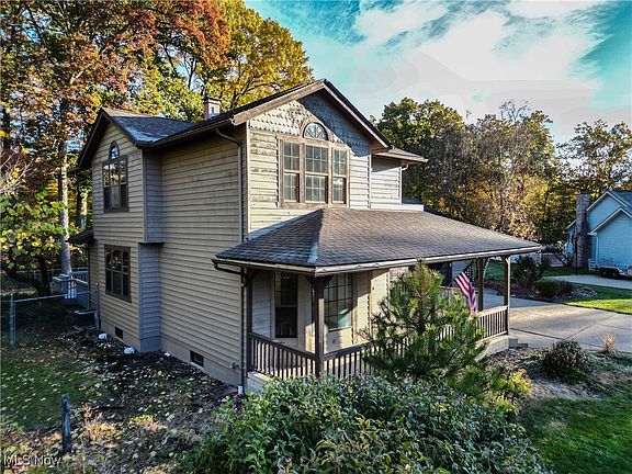 3rd image of 352 Wyndclift Pl