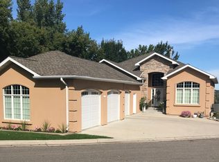 1148 16th Ave SW, Minot, ND 58701