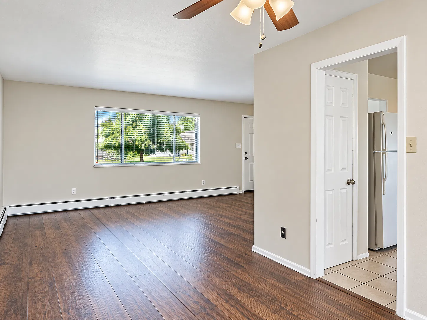 3 bed, 3.5 bath, 1828 sqft, $2,940 — Photo 4