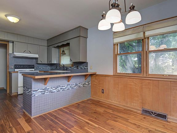 4th image of 811 Highland Dr