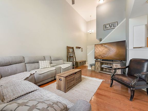 5th image of 1653 Waterford Rd