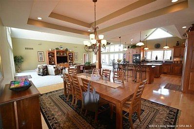 Double trey ceiling in dining area