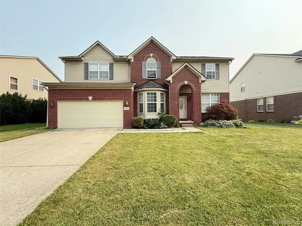 15584 Timbers Edge Dr, Clinton Township, MI 48035