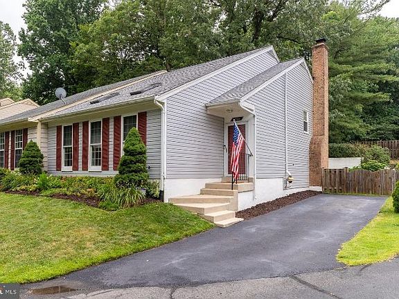 2nd image of 9994 Hemlock Woods Ln