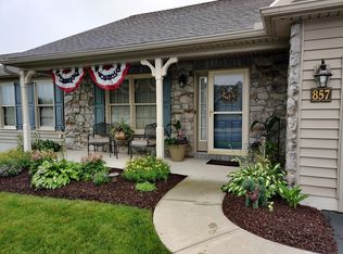 857 Cambridge Dr, Manheim, PA 17545