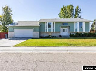 518 Winterhawk Dr, Rock Springs, WY 82901