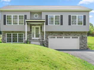 961 Whitehead Ln, North Huntingdon, PA 15642