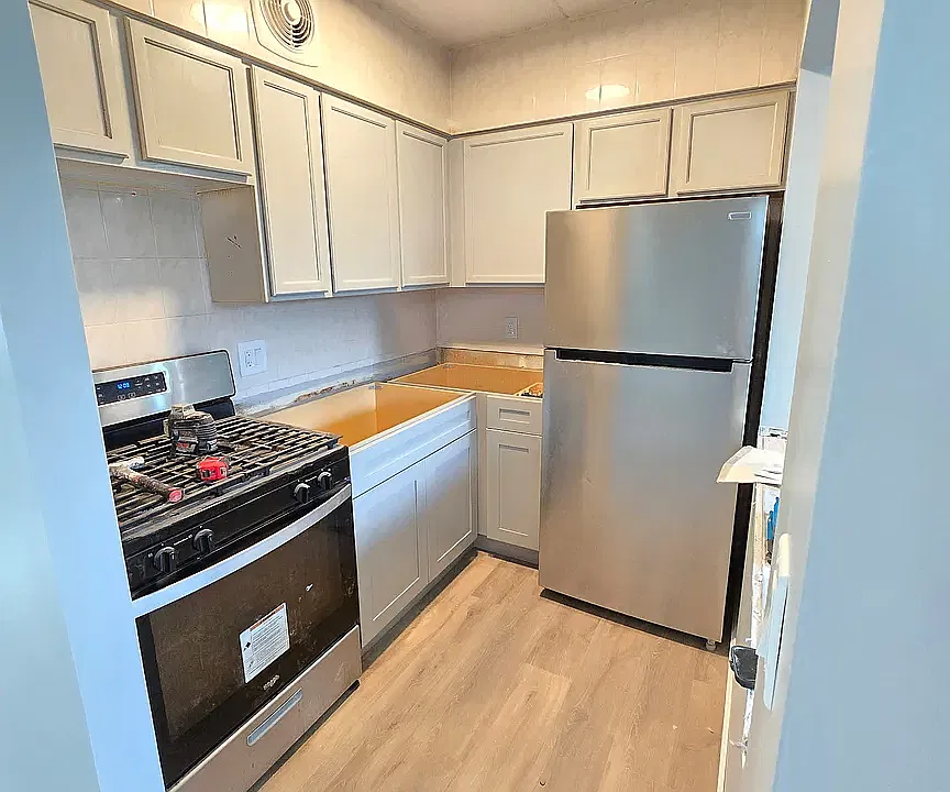 33-21 13th St #2