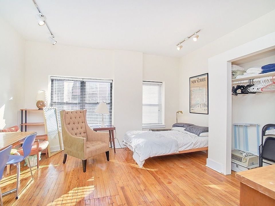 1st image of 28 W 105th St #3