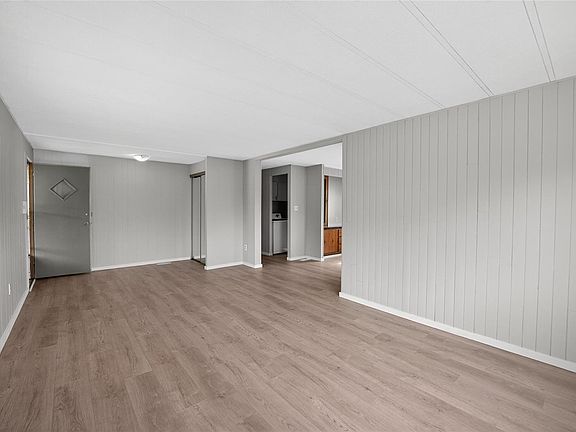 3rd image of 61 12th St #41
